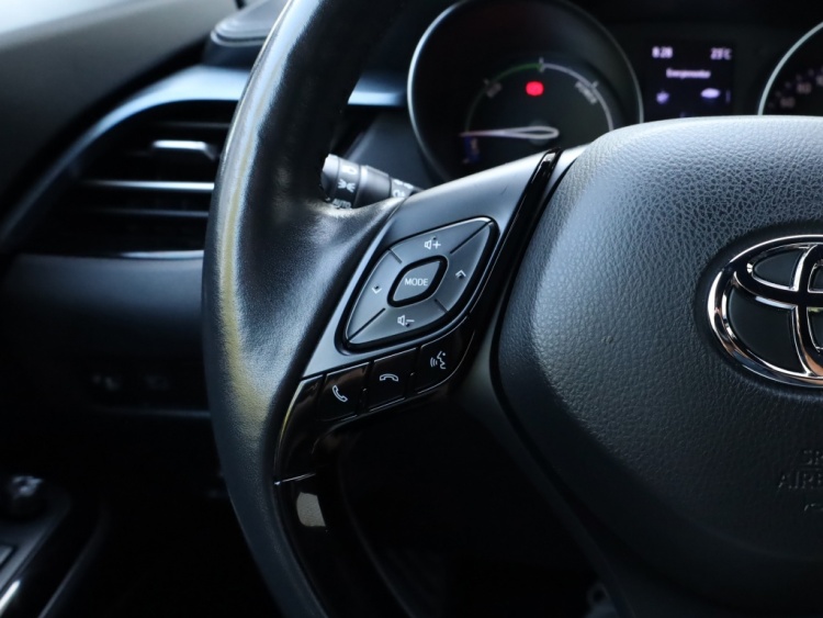 Toyota C-HR 1.8 Hybrid Dynamic | Carplay | Stoelverwarming | Trekhaak