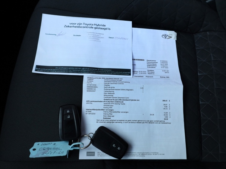 Toyota C-HR 1.8 Hybrid Dynamic | Carplay | Stoelverwarming | Trekhaak