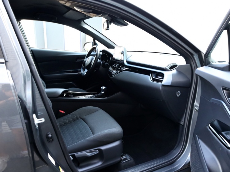 Toyota C-HR 1.8 Hybrid Dynamic | Carplay | Stoelverwarming | Trekhaak