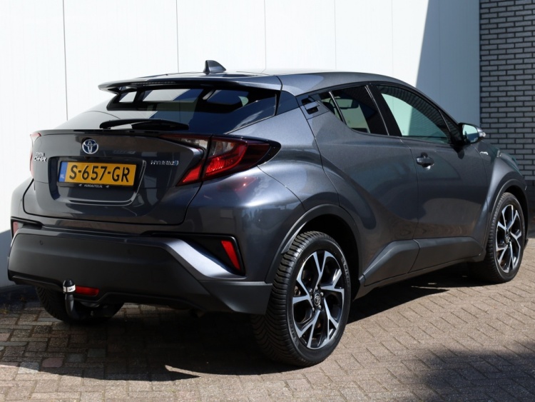 Toyota C-HR 1.8 Hybrid Dynamic | Carplay | Stoelverwarming | Trekhaak