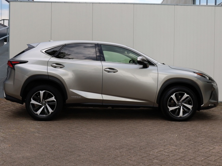 Lexus NX 300h AWD President Line | Panoramadak | Mark Levinson | Stoelventilatie