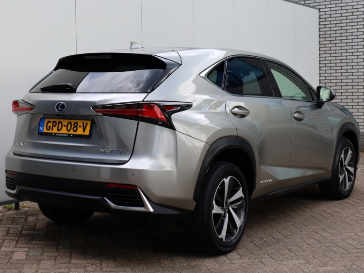 Lexus NX 300h AWD President Line | Panoramadak | Mark Levinson | Stoelventilatie