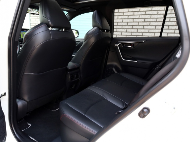 Toyota RAV4 2.5 Plug-In Hybrid Bi-Tone+ | Panoramadak | 360 Camera | Stoelventilatie
