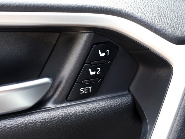 Toyota RAV4 2.5 Plug-In Hybrid Bi-Tone+ | Panoramadak | 360 Camera | Stoelventilatie