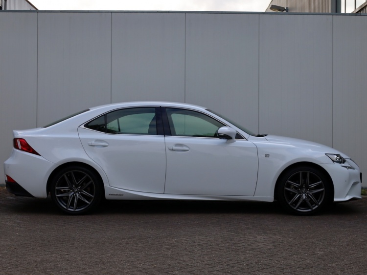 Lexus IS 300h F Sport Line | Full LED | Stoel/Stuurwiel verwarming | PDC