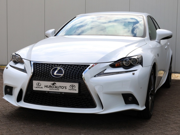 Lexus IS 300h F Sport Line | Full LED | Stoel/Stuurwiel verwarming | PDC