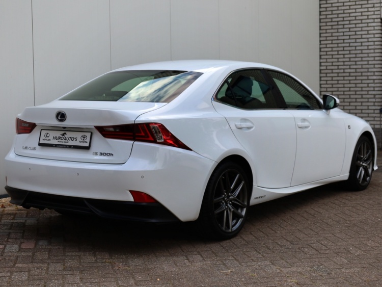 Lexus IS 300h F Sport Line | Full LED | Stoel/Stuurwiel verwarming | PDC