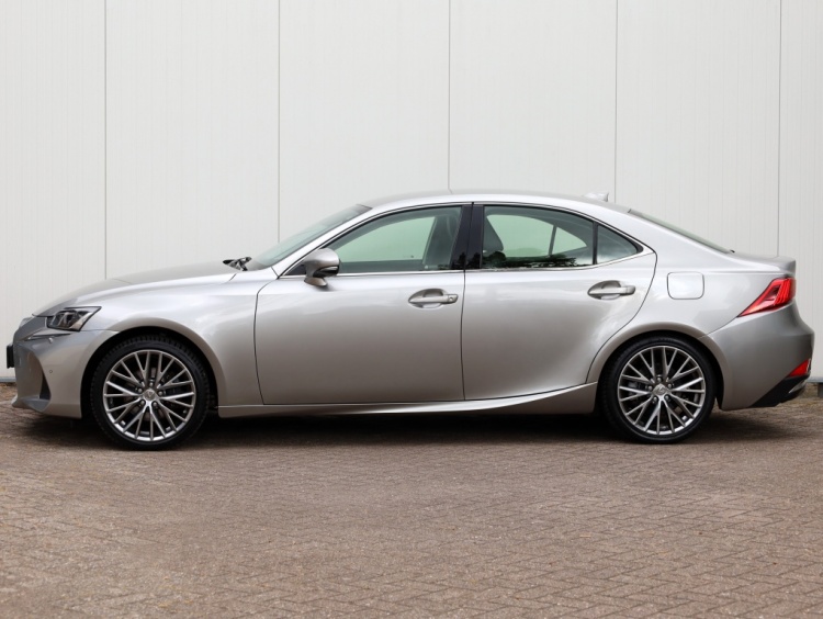 Lexus IS 300h Hybrid Luxury Line | Mark Levinson | Stoelventilatie | Matrix LED