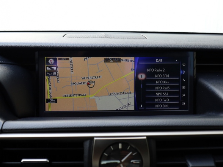 Lexus IS 300h Hybrid Luxury Line | Mark Levinson | Stoelventilatie | Matrix LED