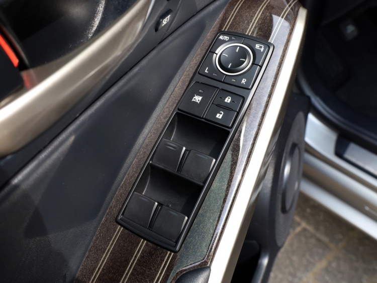 Lexus IS 300h Hybrid Luxury Line | Mark Levinson | Stoelventilatie | Matrix LED