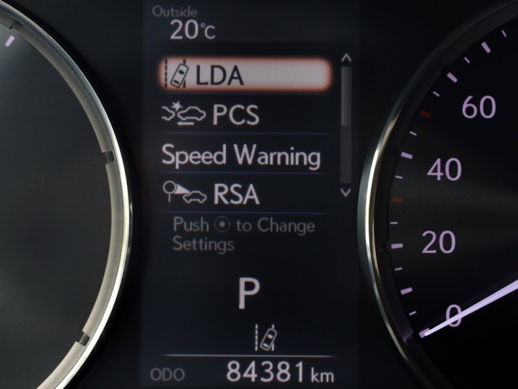 Lexus IS 300h Hybrid Luxury Line | Mark Levinson | Stoelventilatie | Matrix LED