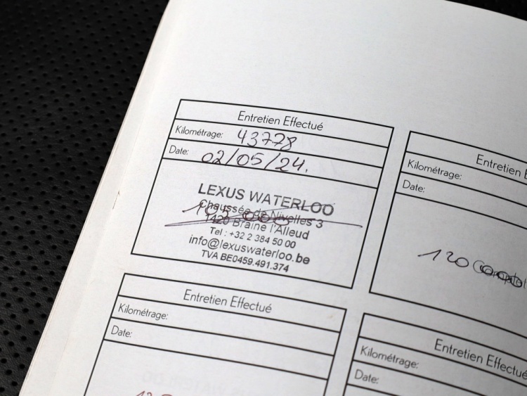 Lexus IS 300h Hybrid Luxury Line | Mark Levinson | Stoelventilatie | Matrix LED