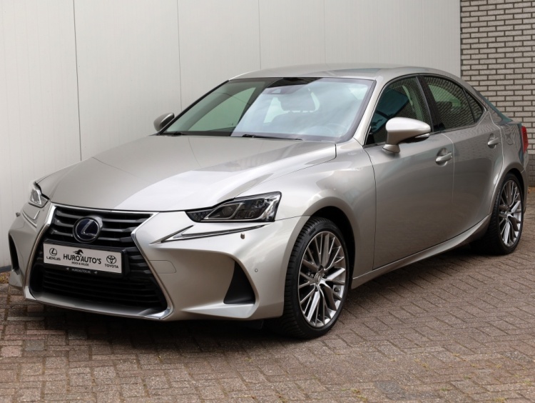 Lexus IS 300h Hybrid Luxury Line | Mark Levinson | Stoelventilatie | Matrix LED