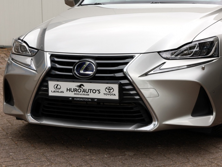 Lexus IS 300h Hybrid Luxury Line | Mark Levinson | Stoelventilatie | Matrix LED