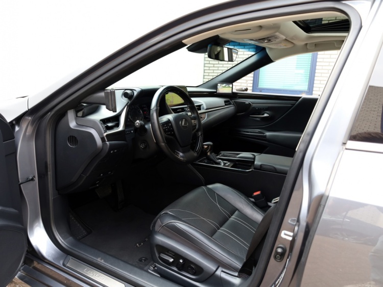 Lexus ES 300h President Line | Mark Levinson | Camerabeeld Buitenspiegels