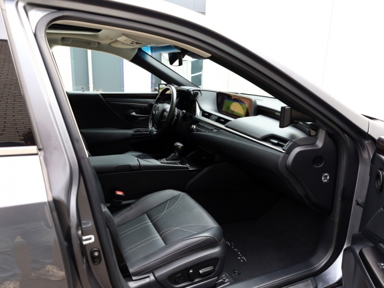Lexus ES 300h President Line | Mark Levinson | Camerabeeld Buitenspiegels