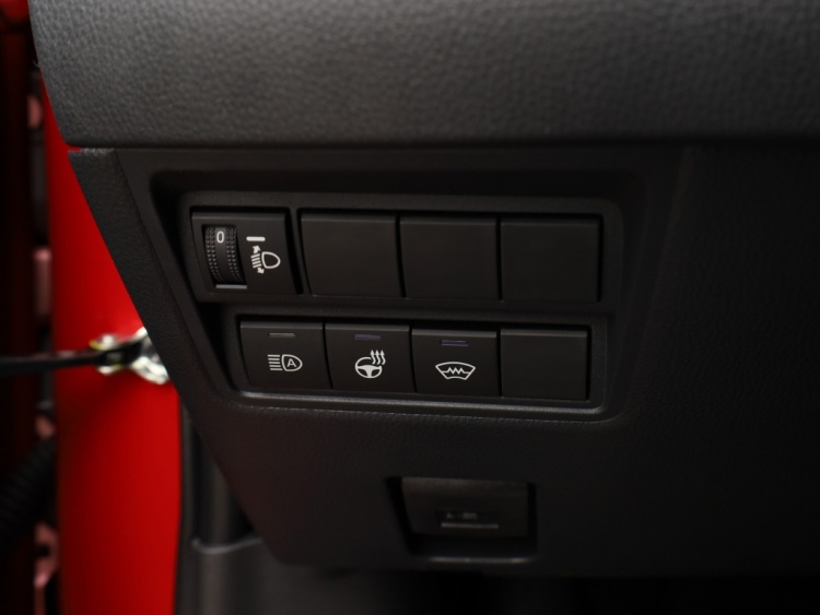 Toyota Yaris Cross 1.5 Hybrid 130 Dynamic | Stoel/Stuurwielverwarming | Dodehoek | PDC