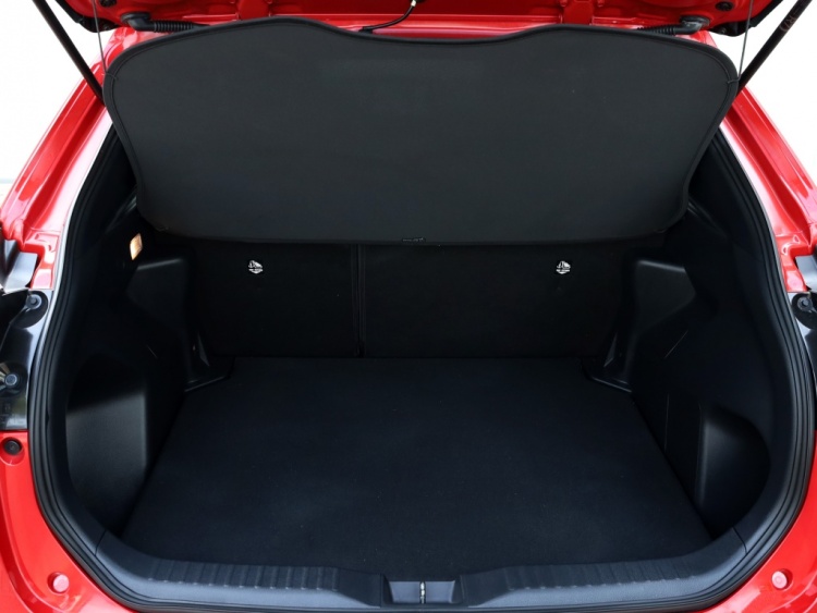 Toyota Yaris Cross 1.5 Hybrid 130 Dynamic | Stoel/Stuurwielverwarming | Dodehoek | PDC