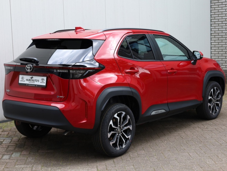 Toyota Yaris Cross 1.5 Hybrid 130 Dynamic | Stoel/Stuurwielverwarming | Dodehoek | PDC