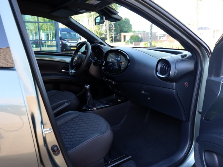 Toyota Aygo X 1.0 VVT-i MT Premium | Cabrio | JBL Audio | Stoelverwarming