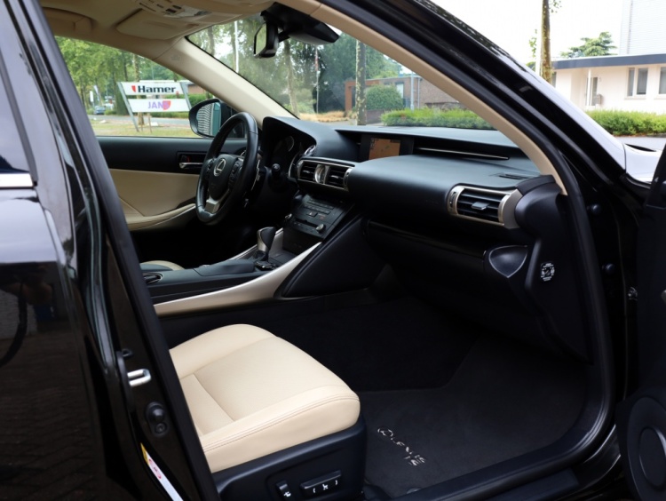 Lexus IS 300h Business Line Pro | Leder | Schuifdak | Adaptive Cruise