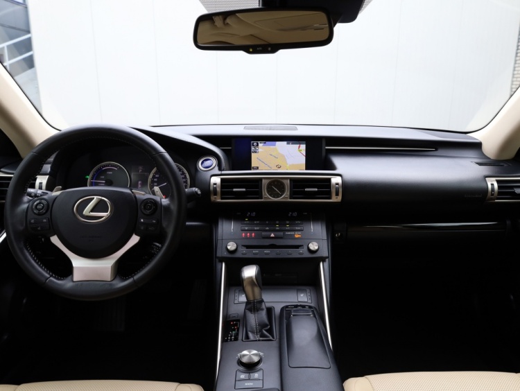 Lexus IS 300h Business Line Pro | Leder | Schuifdak | Adaptive Cruise