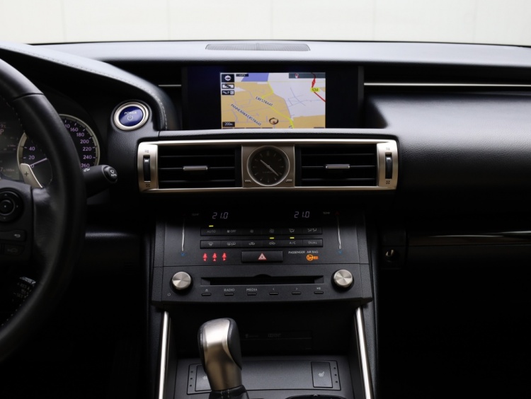 Lexus IS 300h Business Line Pro | Leder | Schuifdak | Adaptive Cruise