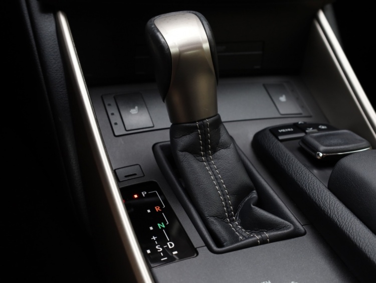 Lexus IS 300h Business Line Pro | Leder | Schuifdak | Adaptive Cruise