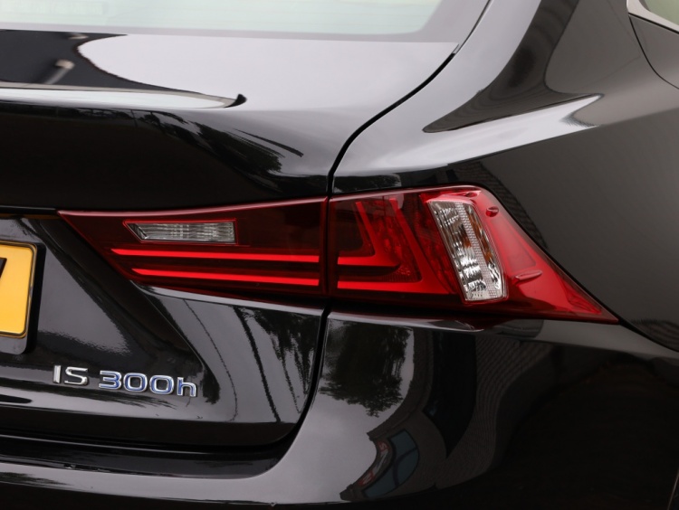Lexus IS 300h Business Line Pro | Leder | Schuifdak | Adaptive Cruise