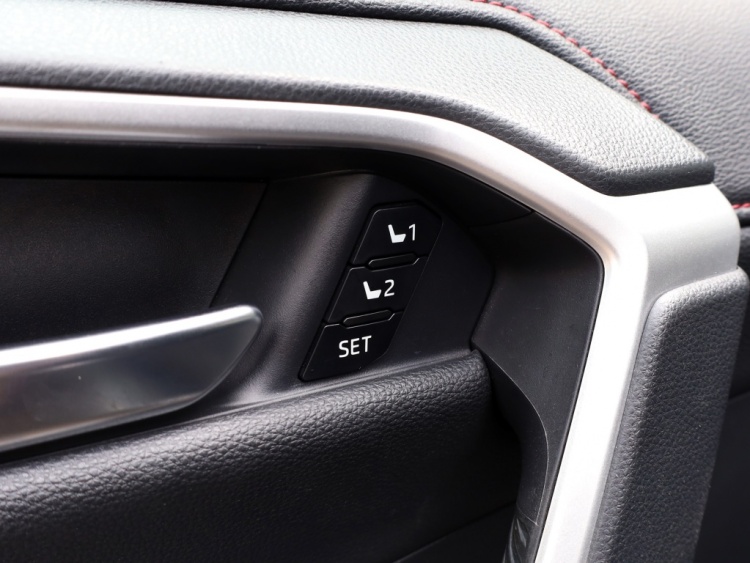 Toyota RAV4 2.5 Plug-in Hybrid Bi-Tone+ | 360 Camera | Stoelventilatie | Trekhaak