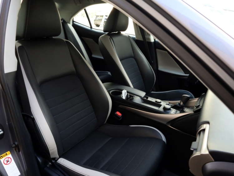 Lexus IS 300h Sport Edition | Stoelverwarming | Parkeersensor | Camera