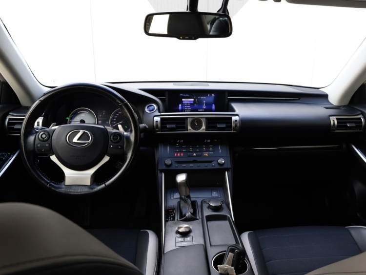 Lexus IS 300h Sport Edition | Stoelverwarming | Parkeersensor | Camera