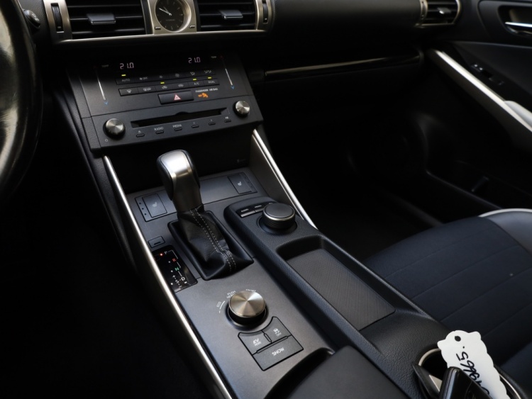 Lexus IS 300h Sport Edition | Stoelverwarming | Parkeersensor | Camera