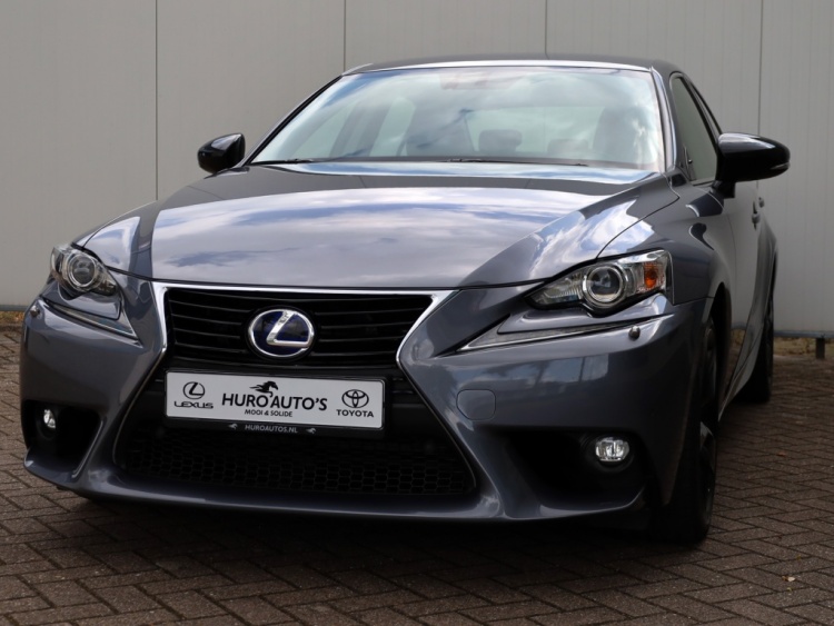 Lexus IS 300h Sport Edition | Stoelverwarming | Parkeersensor | Camera