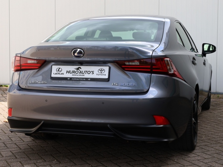 Lexus IS 300h Sport Edition | Stoelverwarming | Parkeersensor | Camera