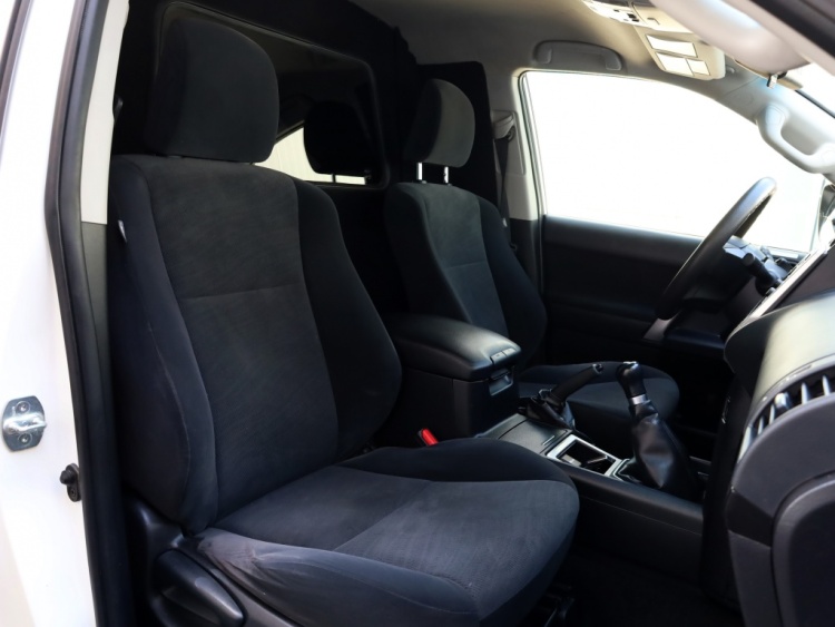 Toyota Land Cruiser 2.8 D4-D-F 3 DRS BLIND VAN | Climate Control | Cruise Control