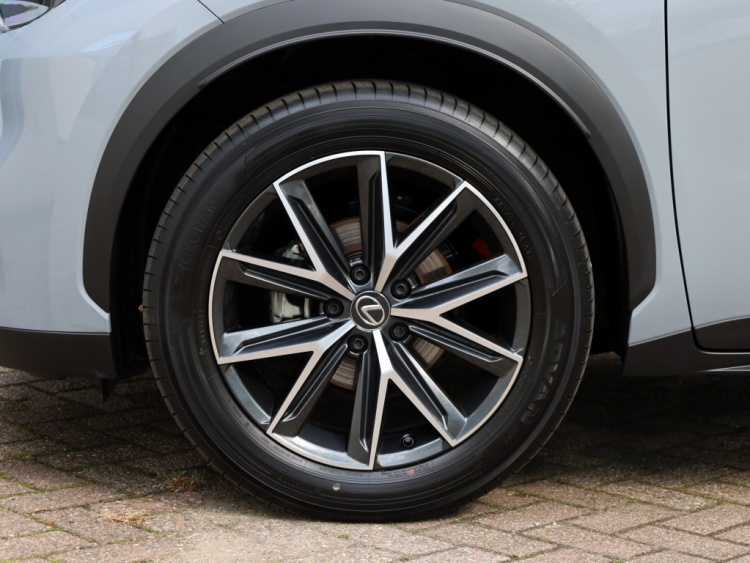 Lexus LBX 1.5 Cool 2WD | Carplay | Memory Seat | Leder/Suede