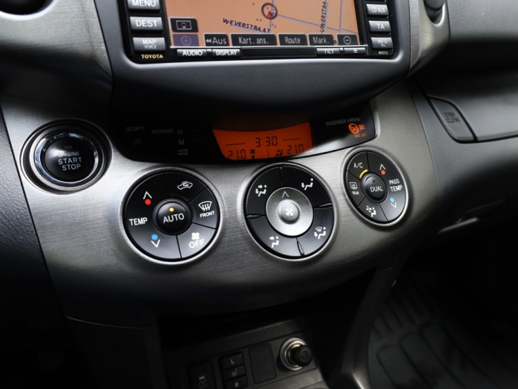 Toyota RAV4 2.0 VVTi Executive | Leder/Alcantara | Camera | 2000 KG trekgewicht