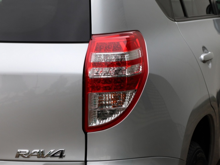 Toyota RAV4 2.0 VVTi Executive | Leder/Alcantara | Camera | 2000 KG trekgewicht