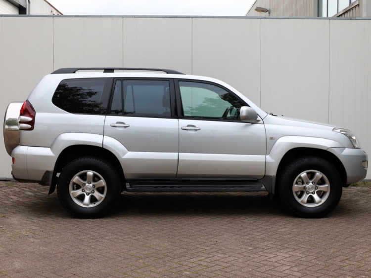 Toyota Land Cruiser 4.0 V6 VVT-i | Automaat | 8-Persoons | Clima