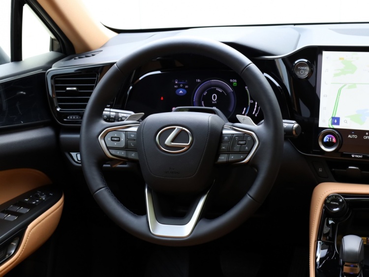 Lexus NX 450h+ AWD Luxury Line | Panoramadak | 360 Camera | Stoelverwarming