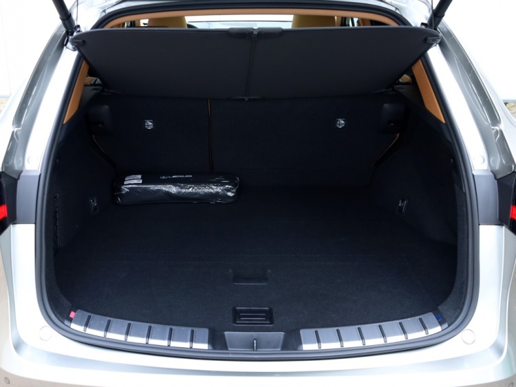 Lexus NX 450h+ AWD Luxury Line | Panoramadak | 360 Camera | Stoelverwarming