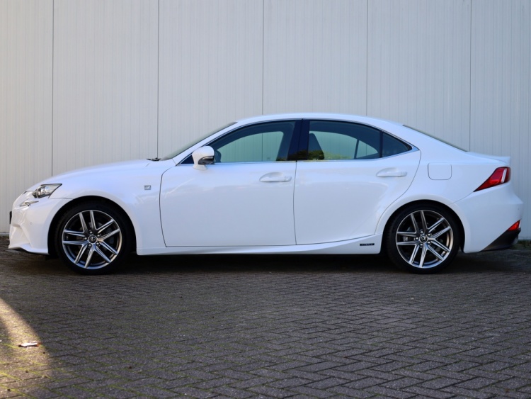 Lexus IS 300h F Sport Line | Stoelventilatie | Premium Audio | Adaptief onderstel