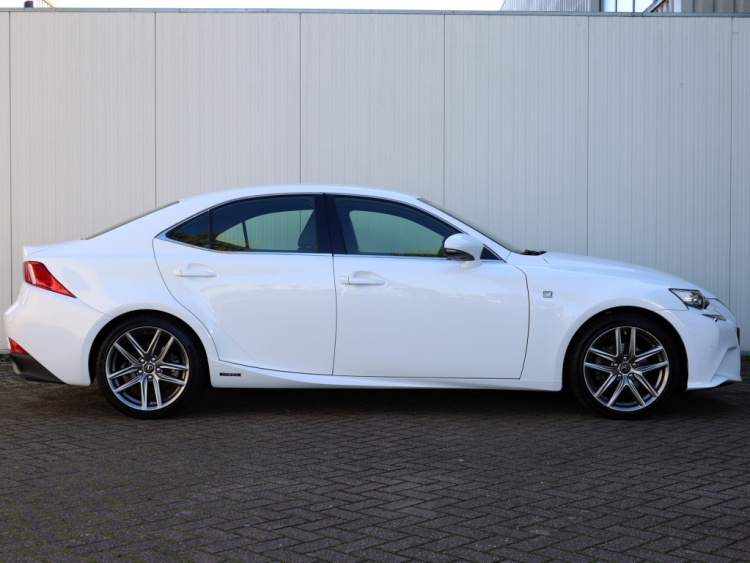 Lexus IS 300h F Sport Line | Stoelventilatie | Premium Audio | Adaptief onderstel