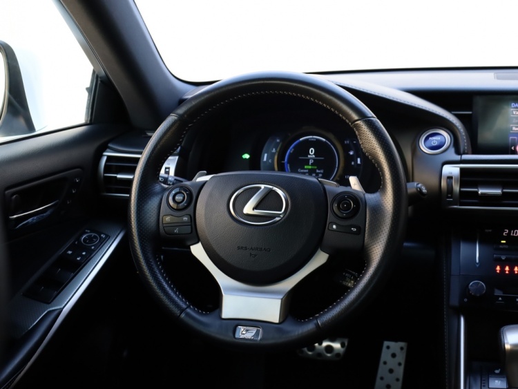 Lexus IS 300h F Sport Line | Stoelventilatie | Premium Audio | Adaptief onderstel