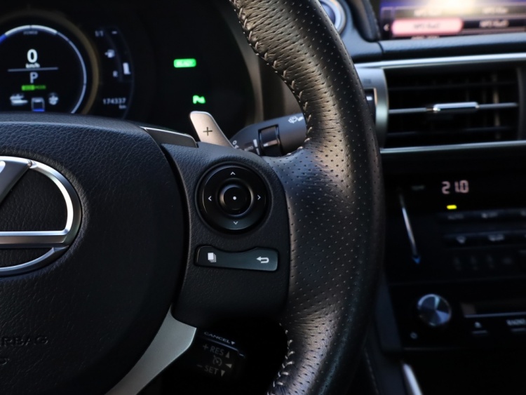 Lexus IS 300h F Sport Line | Stoelventilatie | Premium Audio | Adaptief onderstel