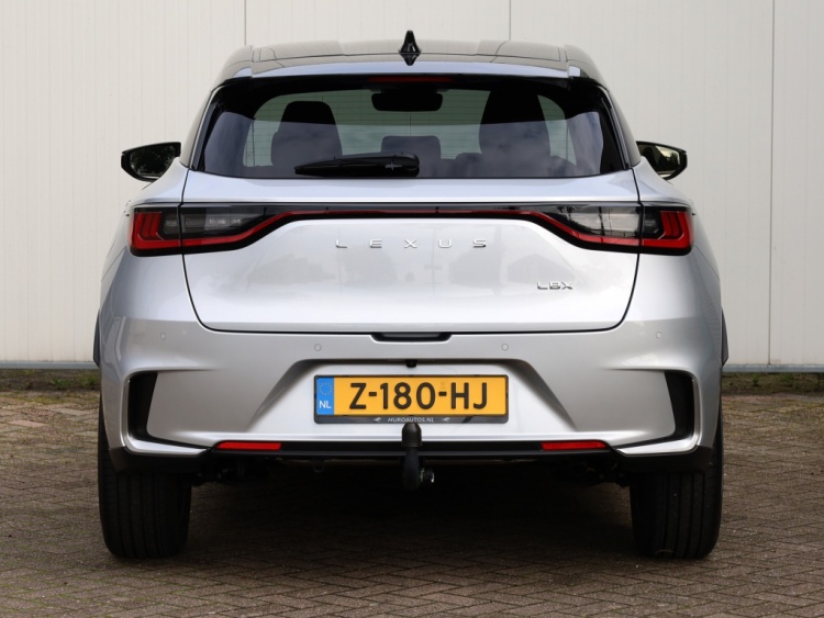 Lexus LBX 1.5 Cool 2WD | Tech Pack | NL-Auto | Trekhaak |