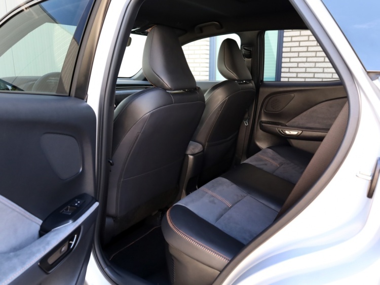 Lexus LBX 1.5 Cool 2WD | Tech Pack | NL-Auto | Trekhaak |