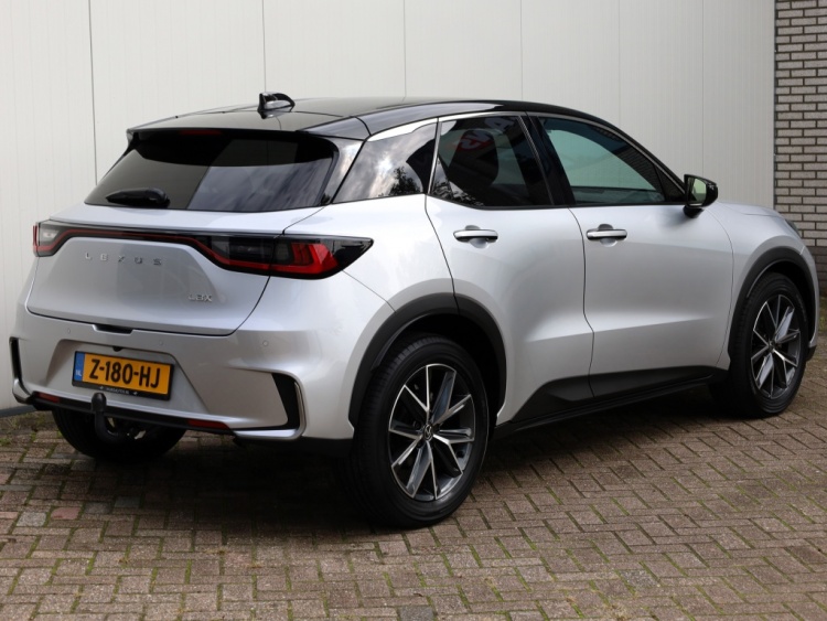 Lexus LBX 1.5 Cool 2WD | Tech Pack | NL-Auto | Trekhaak |