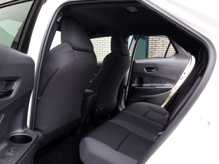 Toyota C-HR 2.0 PHEV 220 Dynamic | Bi-Tone | Dodehoek | Premium Navigatie